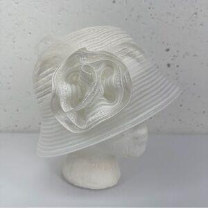 August White Feather Mesh Cloche Bucket Church Derby Easter Hat